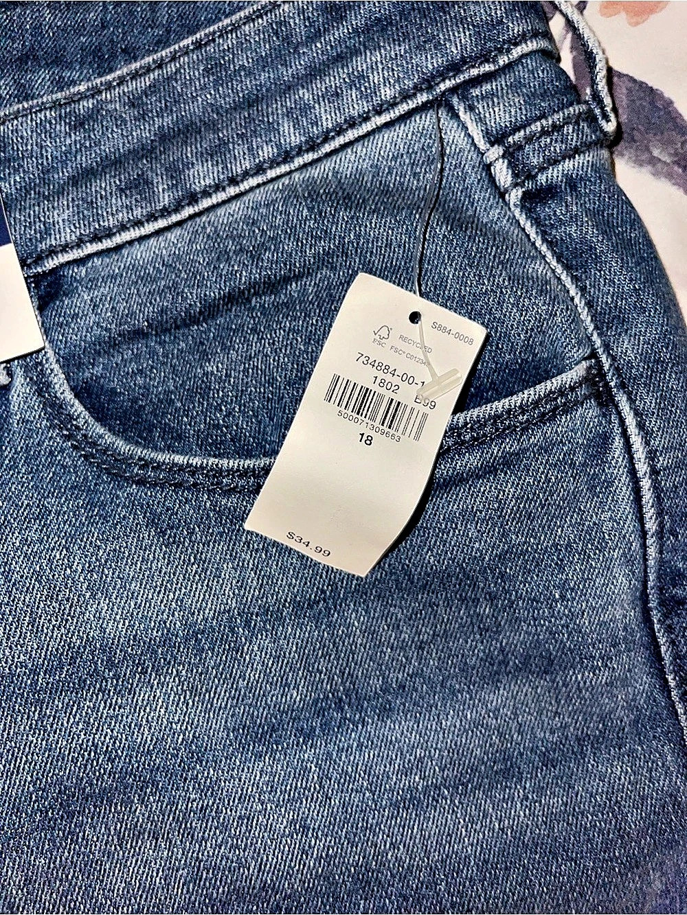 Old Navy High-Waisted Wow Super-Skinny Jeans Blue Waist 18 NWT